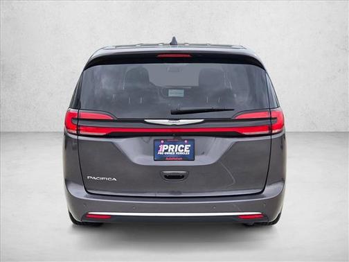 Granite Crystal Metallic Clearcoat 2023 Chrysler Pacifica Touring L