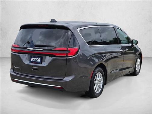 Granite Crystal Metallic Clearcoat 2023 Chrysler Pacifica Touring L