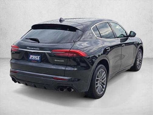 Nero Tempesta Metallic 2024 Maserati Grecale GT