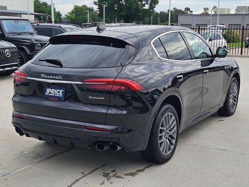 Nero Tempesta Metallic 2024 Maserati Grecale GT