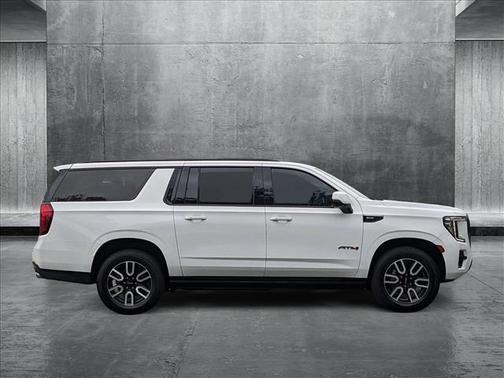 2022 GMC Yukon XL 4WD AT4