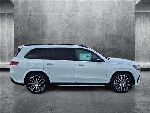 2025 Mercedes-Benz GLS 580 4MATIC