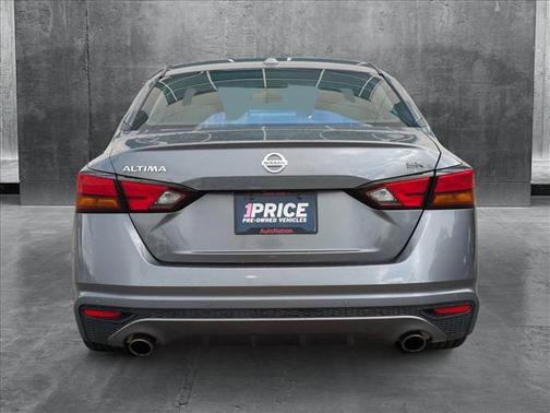 2020 Nissan Altima SR FWD