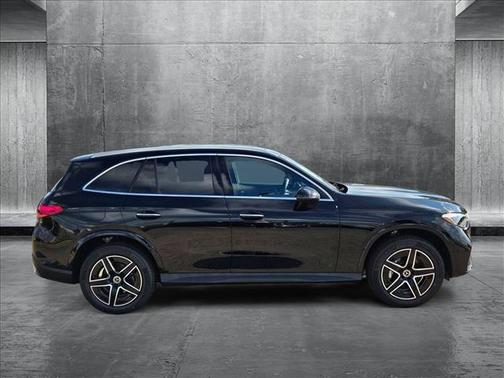 2025 Mercedes-Benz GLC 300 Base