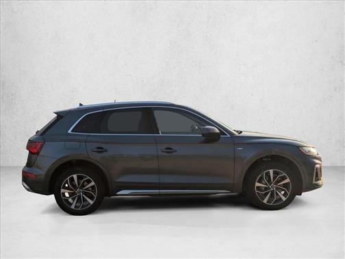 2022 Audi Q5 45 S line Premium Plus