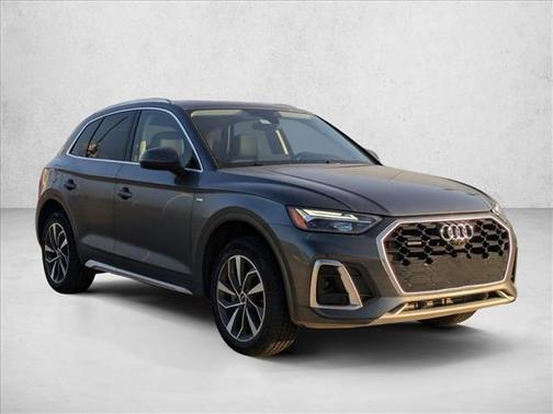 2022 Audi Q5 45 S line Premium Plus