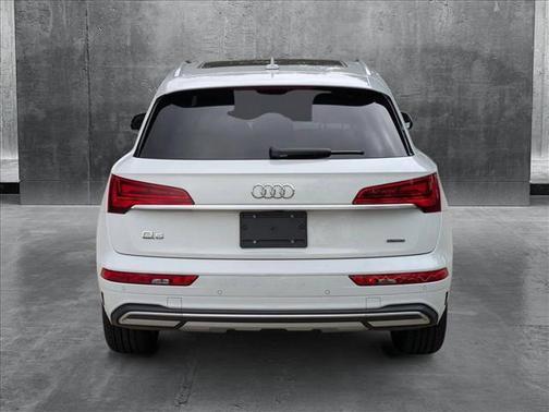 2023 Audi Q5 40 Premium Plus