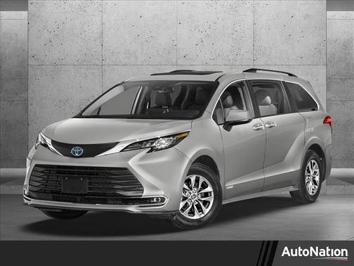 2022 Toyota Sienna XLE 8 Passenger