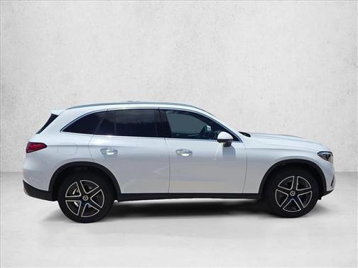 Polar White 2026 Mercedes-Benz GLC 300 Base