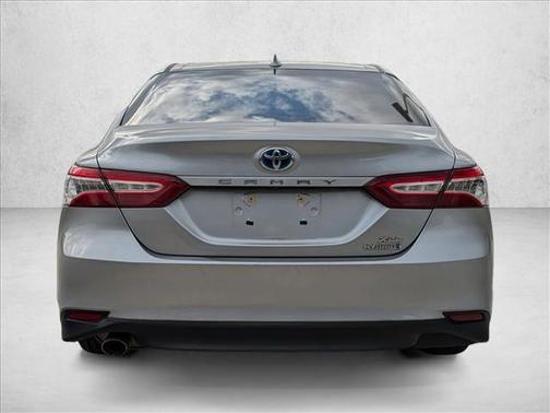 2020 Toyota Camry Hybrid XLE