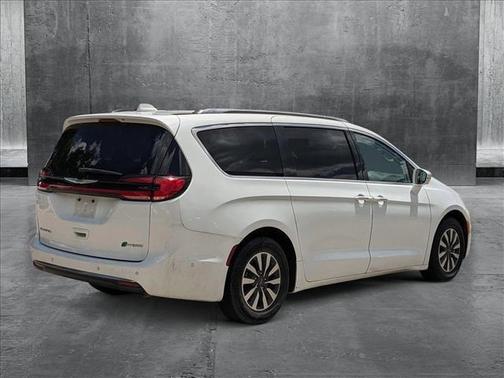 2021 Chrysler Pacifica Hybrid Touring L