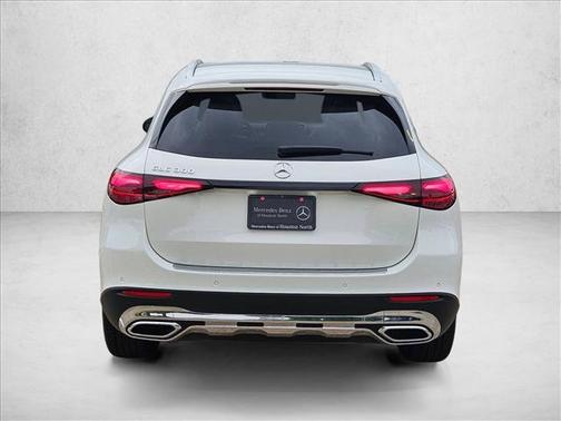 Polar White 2026 Mercedes-Benz GLC 300 Base