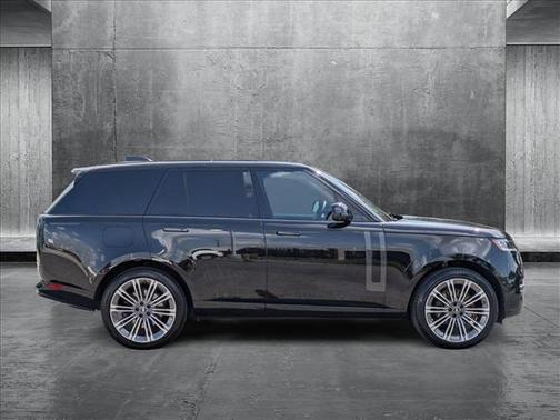 2023 Land Rover Range Rover P530 SE