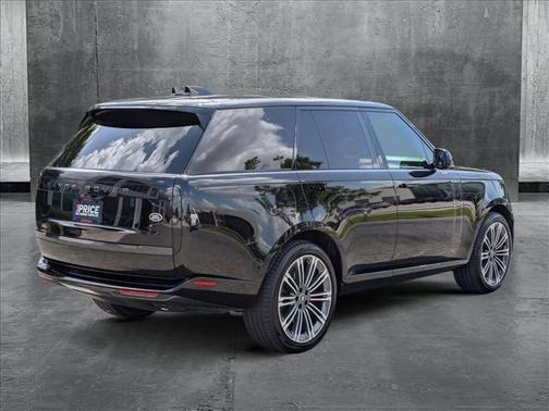 2023 Land Rover Range Rover P530 SE