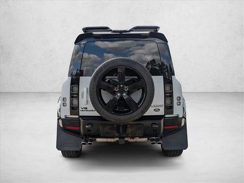 2023 Land Rover Defender V8