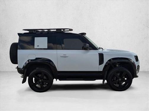 2023 Land Rover Defender V8