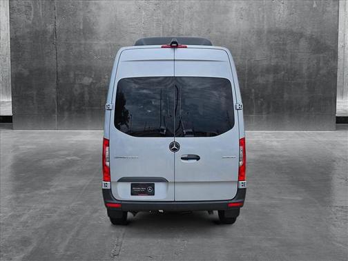 2025 Mercedes-Benz Sprinter 2500 Standard Roof