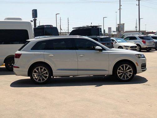 2019 Audi Q7 55 Premium Plus