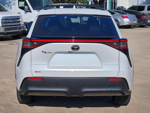 2024 Toyota bZ4X XLE
