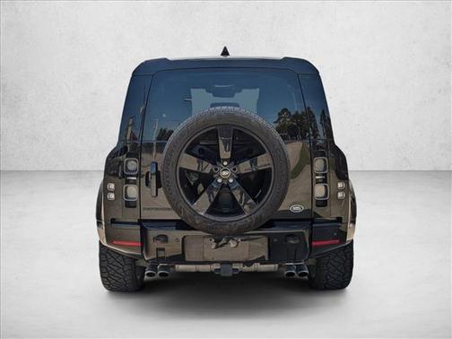 2023 Land Rover Defender V8