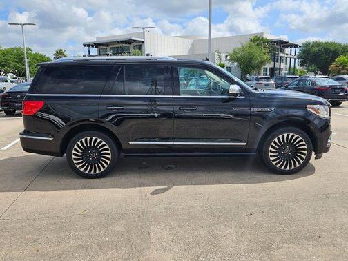 Infinite Black 2020 Lincoln Navigator Black Label