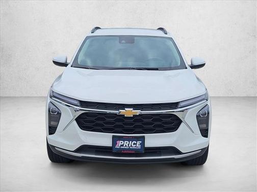 Summit White 2025 Chevrolet Trax LT