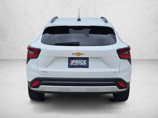 Summit White 2025 Chevrolet Trax LT