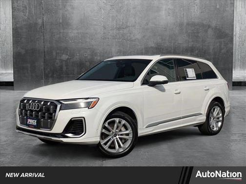 2025 Audi Q7 55 Premium Plus