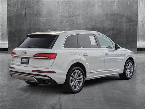 2025 Audi Q7 55 Premium Plus
