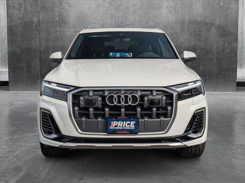 2025 Audi Q7 55 Premium Plus