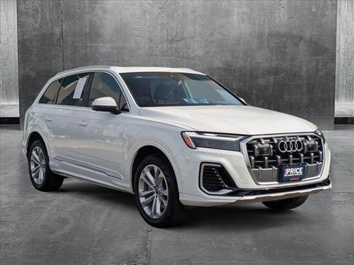 2025 Audi Q7 55 Premium Plus