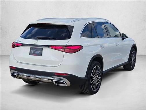 Polar White 2026 Mercedes-Benz GLC 300 Base