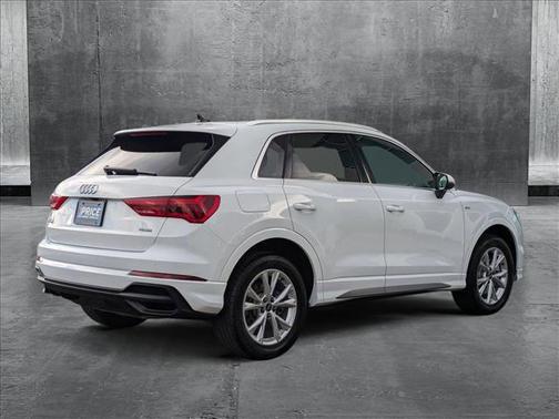 2024 Audi Q3 Premium 45 TFSI S line quattro Tiptronic