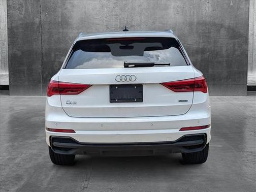 2024 Audi Q3 Premium 45 TFSI S line quattro Tiptronic