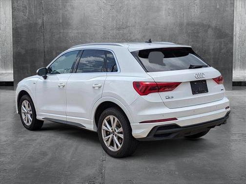 2024 Audi Q3 Premium 45 TFSI S line quattro Tiptronic