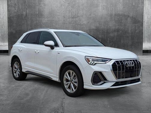2024 Audi Q3 Premium 45 TFSI S line quattro Tiptronic