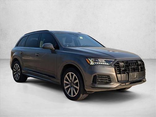 2023 Audi Q7 45 Premium Plus