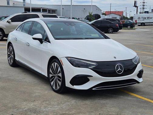 Polar White 2023 Mercedes-Benz EQE 350 4MATIC+