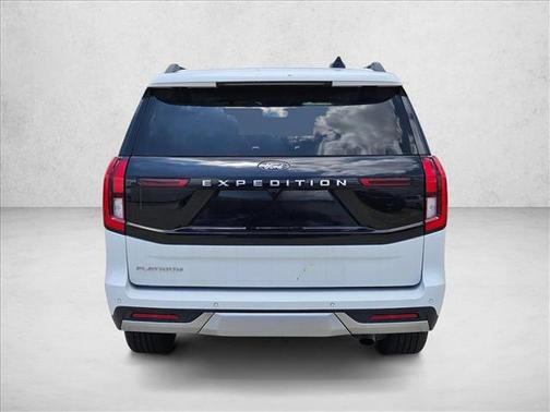 Oxford White 2025 Ford Expedition Platinum