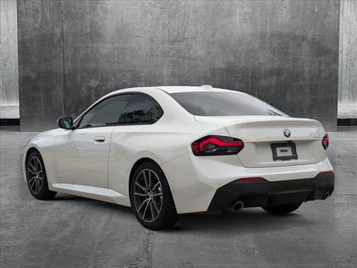 2024 BMW 230 i