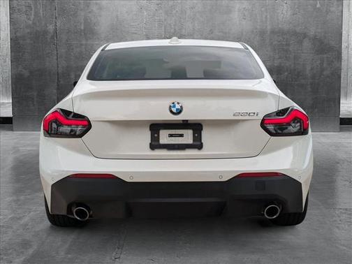 2024 BMW 230 i