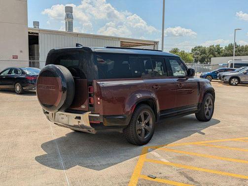 2023 Land Rover Defender 130 SE