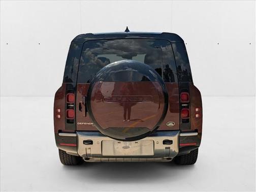 2023 Land Rover Defender 130 SE