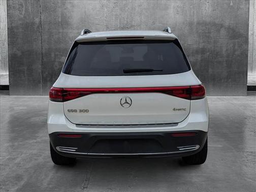 2022 Mercedes-Benz EQB 300 4MATIC