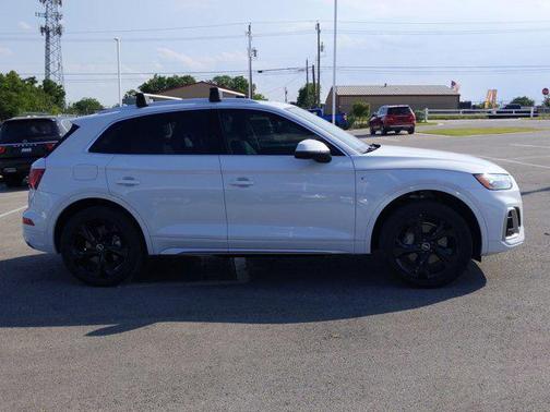 2022 Audi Q5 45 S line Premium Plus