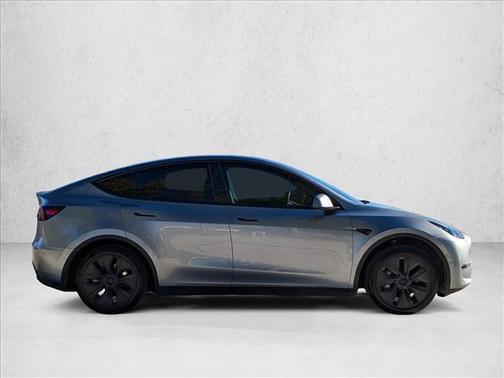 2024 Tesla Model Y RWD *Ltd Avail*
