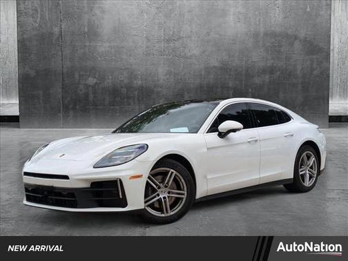 2025 Porsche Panamera RWD