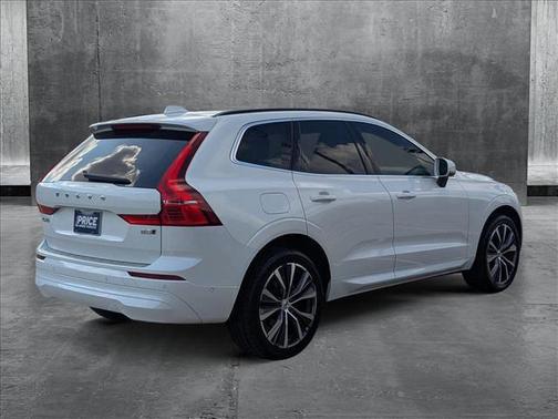 2022 Volvo XC60 B5 Momentum