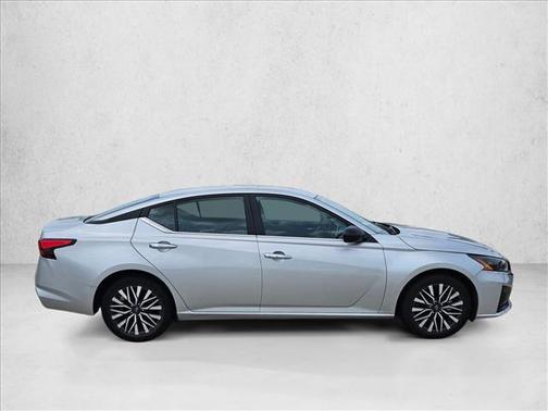 Brilliant Silver Metallic 2025 Nissan Altima SV FWD