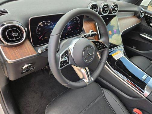 2026 Mercedes-Benz GLC 300 Base